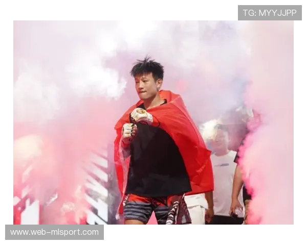 UFC 选手连挨十拳没倒被称铁头