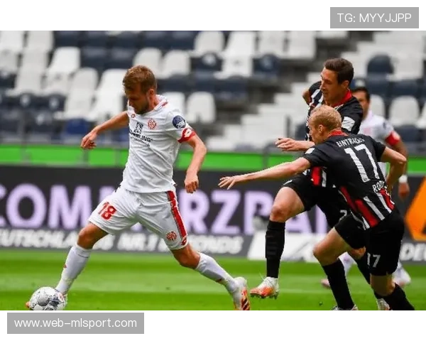 斯图加特高效反击揭秘:多特需警惕的防守转换陷阱